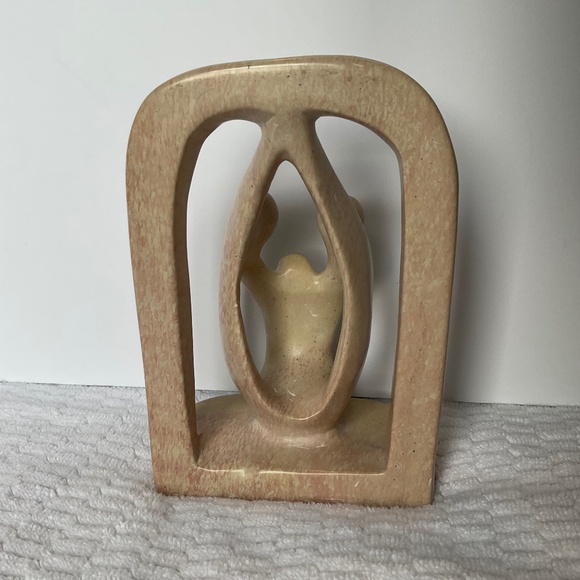 Soapstone Carving Handmade African Art Family Sculpture - Parents and Child - Picture 4 of 13